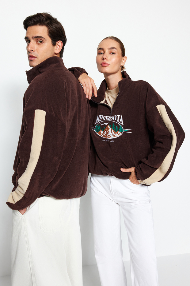 Kahverengi Unisex Oversize/Geniş Kesim Dik Yaka Anti-pilling Polar Sweatshirt TMNAW24SW00034 - 3