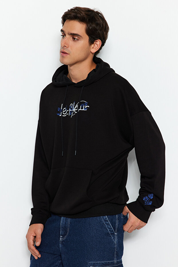 Siyah Oversize/Geniş Kesim Yazı Nakışlı Kapüşonlu Sweatshirt TMNAW24SW00230 - 2
