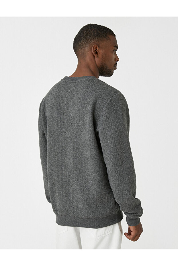 Basic Textured Sweatshirt Crew Neck - 4
