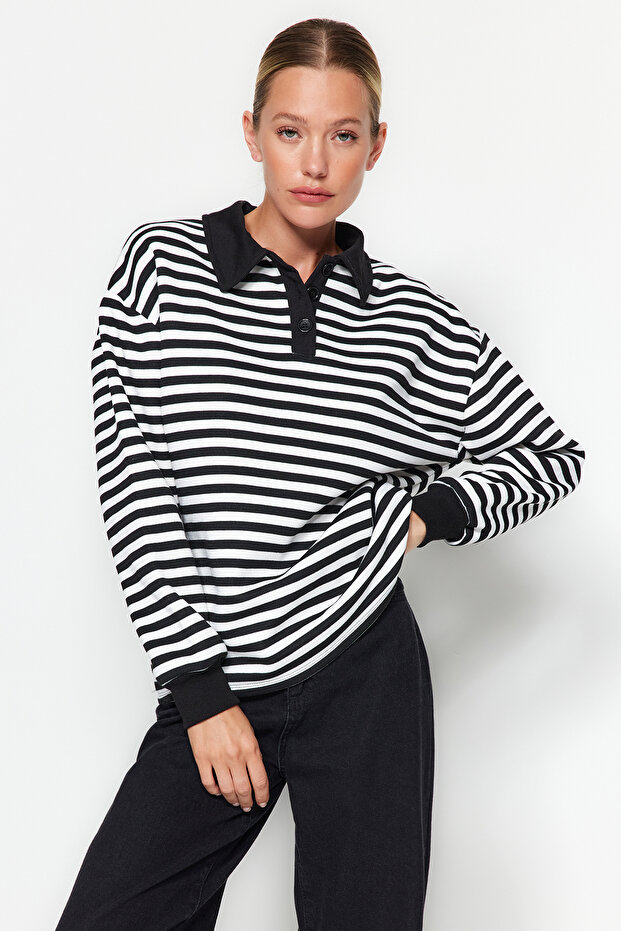 Siyah Çizgili Polo Yaka Kalın İçi Polarlı Oversize Örme Sweatshirt TWOAW24SW00344 - 1