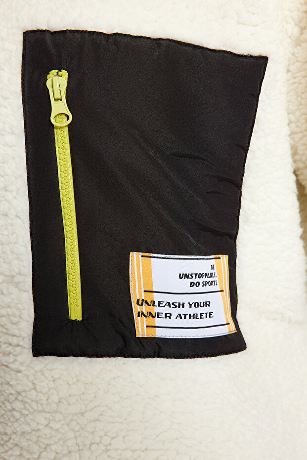 Ekru Renk Bloklu Paraşüt Kumaş Detaylı Peluş Geniş Kalıp Örme Spor Sweatshirt THMAW24SW00009 - 3