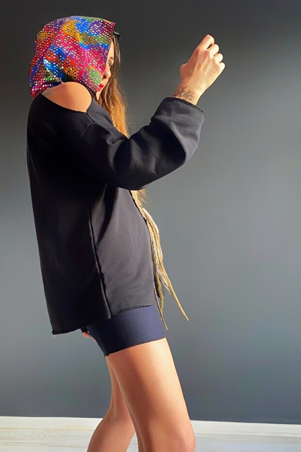 SHOULDER DECOLTED PAYET HOODED SWEATSHIRT