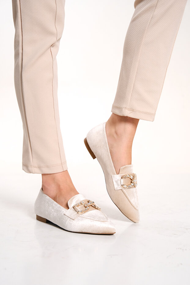 WOMEN'S BEIGE SUEDE BUCKLE EXCLUSIVE SHOES