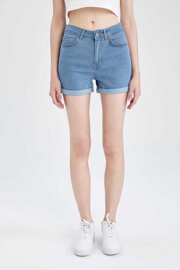 Normal Waist Fold-Up Jean Shorts