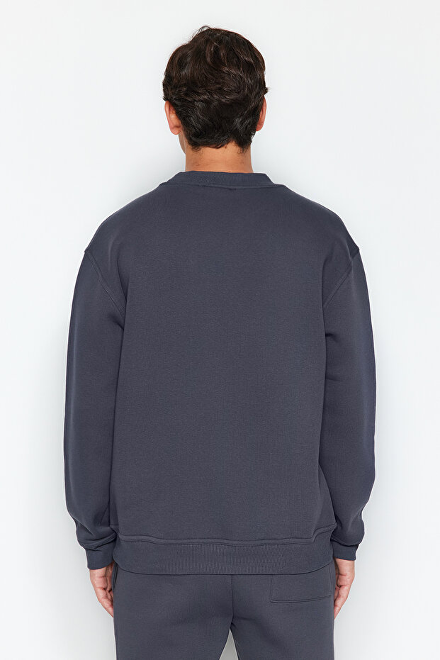 Antrasit Oversize/Geniş Kesim Yarım Balıkçı Yaka Harf Nakışlı Sweatshirt İçi Polarlı TMNAW24SW00046 - 5