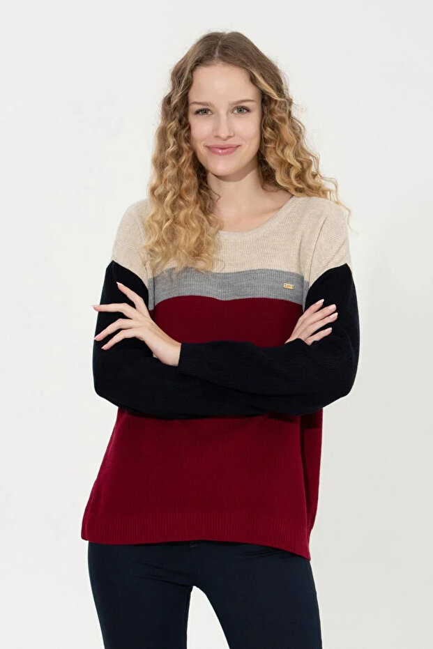 سترة نسائية حمراء