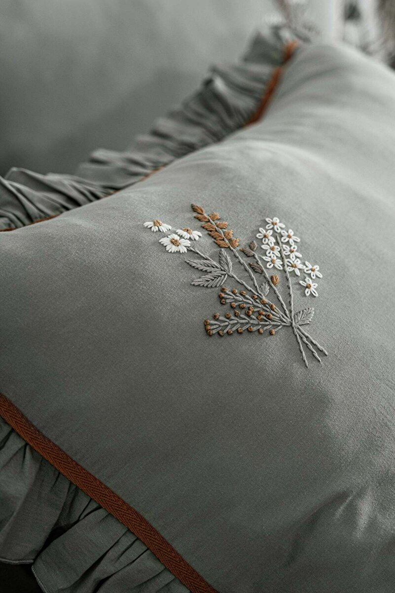 Çulha Çift Kişilik %100 Pamuk Nevresim Takımı ADEL Yeşil Nakışlı Fırfırlı 200x220 cm