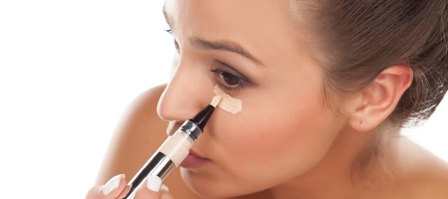 Concealer ile Gözaltı Morlukları ve Kusurları Kapatma