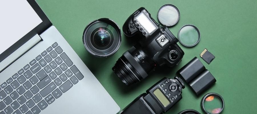 Fotoğrafçının Kutusu: Fotoğraf Makinesi Aksesuarları Nelerdir?