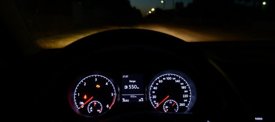Güvenli Sürüş İçin İpuçları: Gece Araba Kullanırken Dikkat Edilmesi Gerekenler