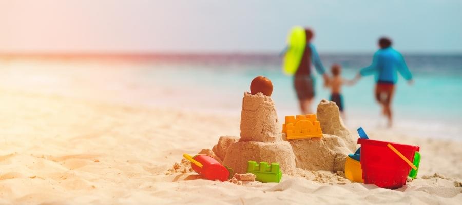 Kum ve Güneşin Tadını Çıkarın: Sahilde Oynanabilecek Oyunlar