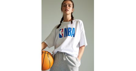 Şık Defacto Oversize Fit NBA Lisanslı Unisex Tişört