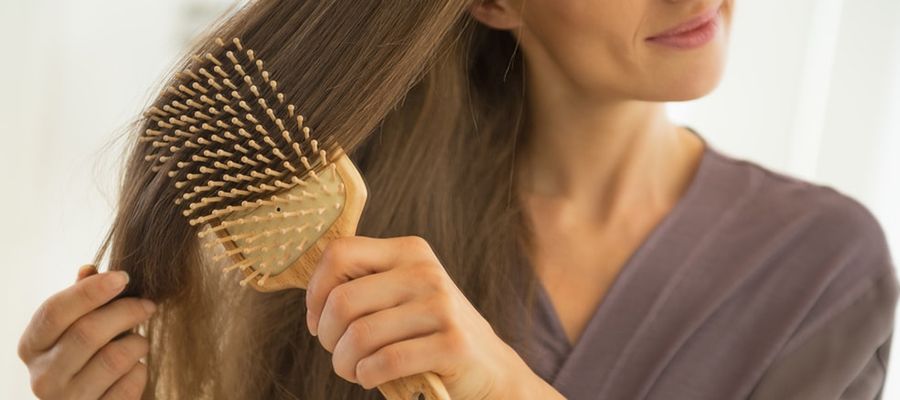 Farklı Yöntemlerle Saçlarınızı Düzleştirmek Gün Boyu Kalıcı Düzelme Sağlar mı?
