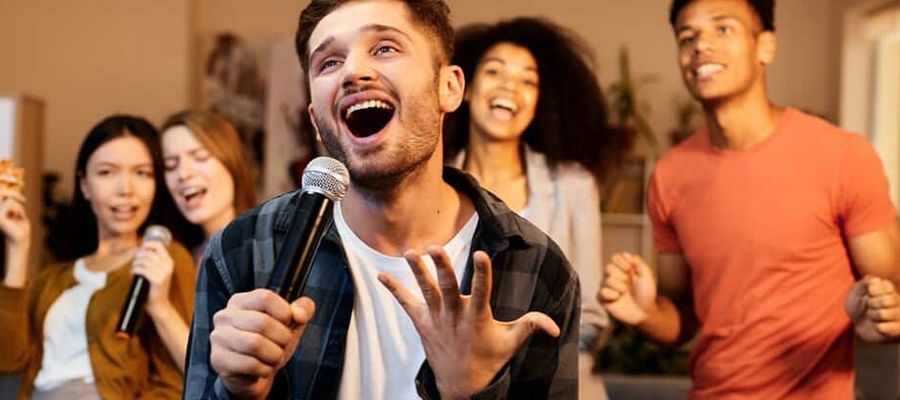 Eğlenceli Anların Vazgeçilmezi Karaoke Nedir?