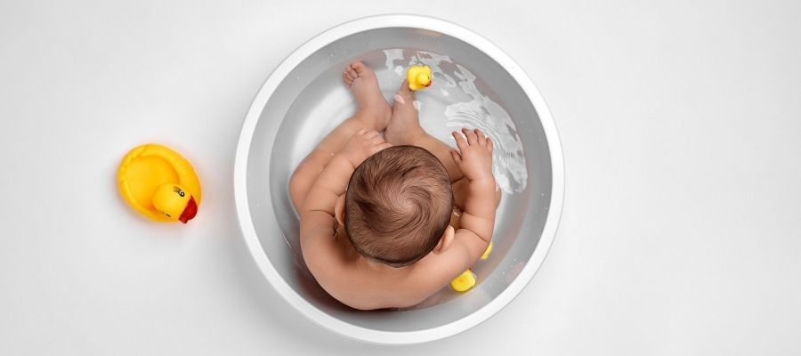 Bebek Nasıl Banyo Yaptırılır?