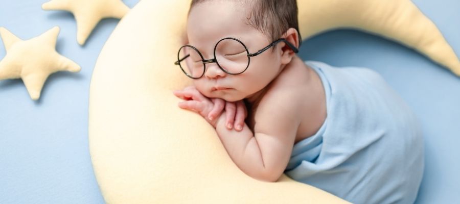 Bebekler Ne Zaman Yastık Kullanmalı?
