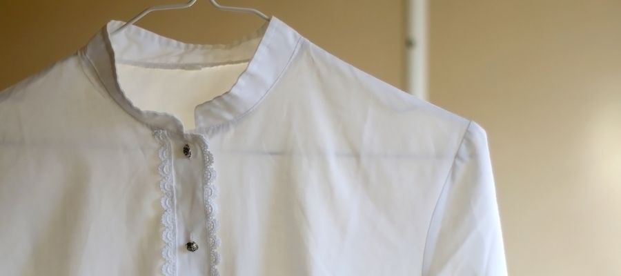 Kadın için Beyaz Gömlek Kombinleri