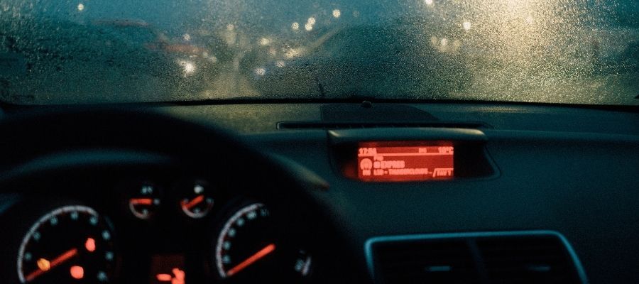 Yağmurlu Havalarda Sürüş Nasıl Güvenli Hale Getirilebilir?