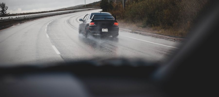 Yağmurlu Havada Sürüş Hızının Önemi