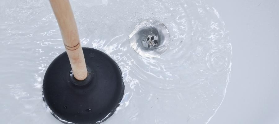 Banyo Gideri Temizleyici Kimyasallar Kullanırken Nelere Dikkat Edilmeli?