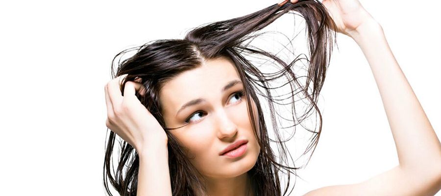 Saçlarınızda Daha Güzel Bir Görünüm Sağlamayabilmek İçin Saç Yağlanmasını Nasıl Engellemelisiniz?