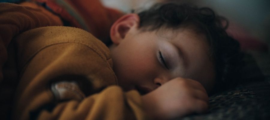 Emzik Bırakan Bebek Nasıl Uyutulur?