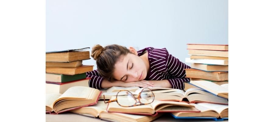Ders Çalışırken Uykunuzu Açmak için Pratik Yöntemler