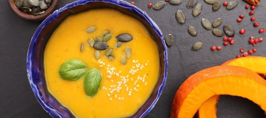 Mevsimin Sıcacık Lezzeti: Balkabağı Çorbası Nasıl Yapılır?