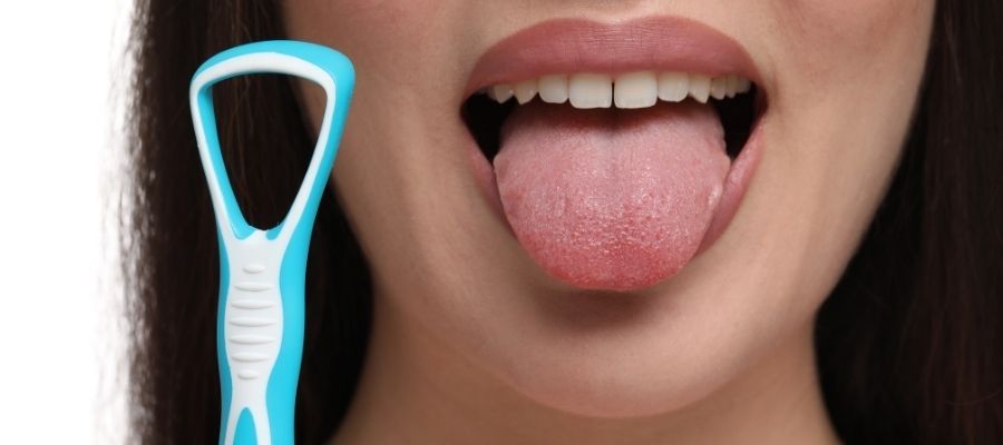 Ağız Hijyeninin Unutulan Adımı: Dil Temizleme Aparatı Nasıl Kullanılır?