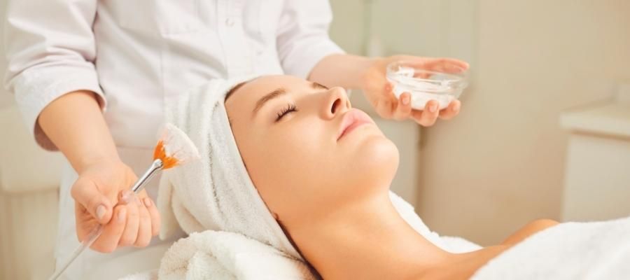 Kimyasal Peeling'in Faydaları ve Dikkat Edilmesi Gerekenler