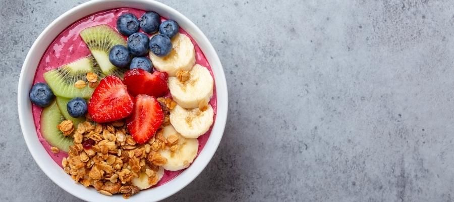 Malzemeler ve Hazırlık: Smoothie Bowl Tarifi için Gerekli Olanlar