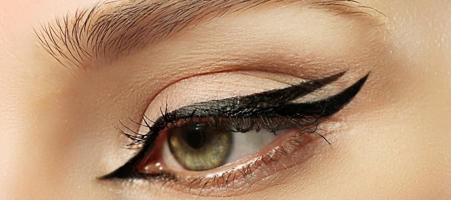 Farklı Göz Şekilleri için Eyeliner Uygulama Teknikleri