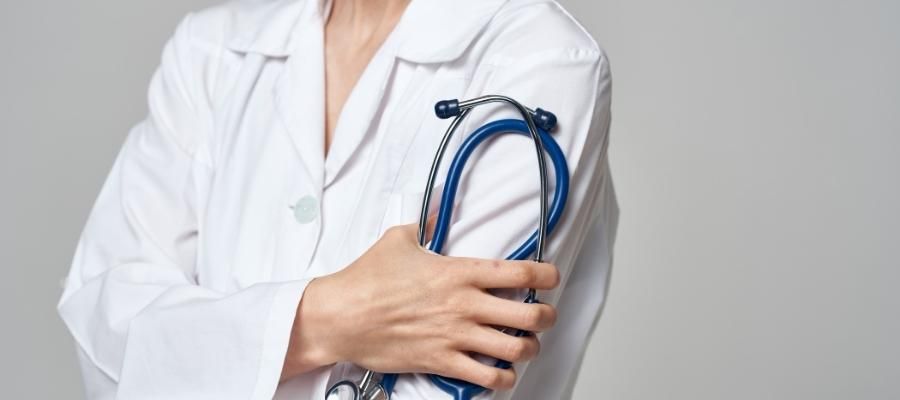 Kafada Sivilce için Ne Zaman Doktora Gidilmeli?