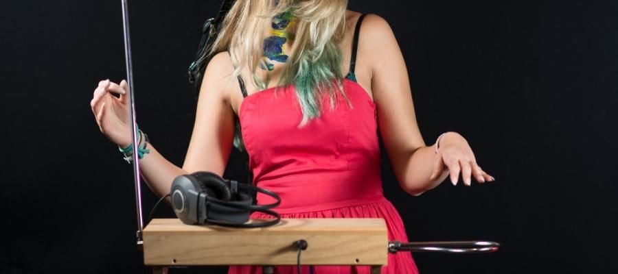 Müziğin Gözle Görünmeyen Enstrümanı: Theremin Nedir?