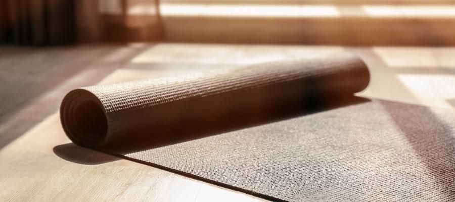 Yoga Matı Seçerken Hangi Faktörler Göz Önünde Bulundurulmalı?