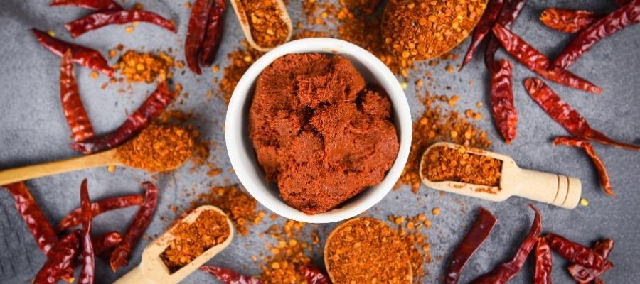 Yemeklerin Vazgeçilmezi Biber Salçası Nasıl Yapılır?