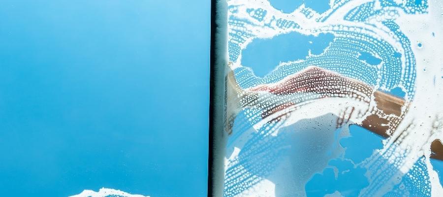 Bulanık Cam Nasıl Temizlenir?