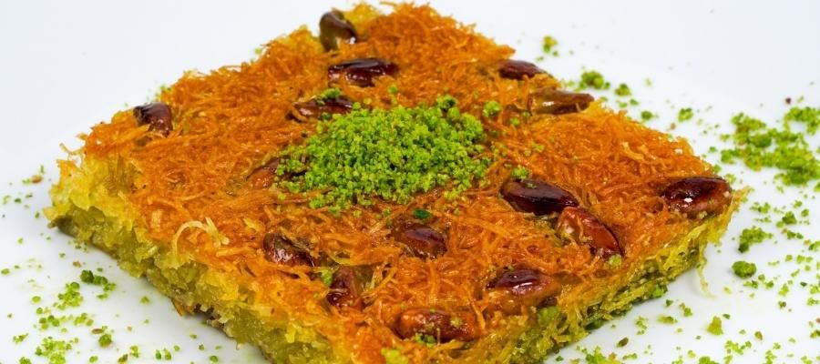 Dökme Kadayıf Tatlısı Tarifi: Nasıl Yapılır?