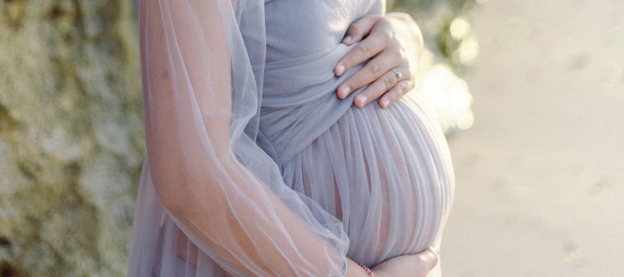 Kombinlenmesi Kolay Hamile Düğün Kıyafetleri Önerileri