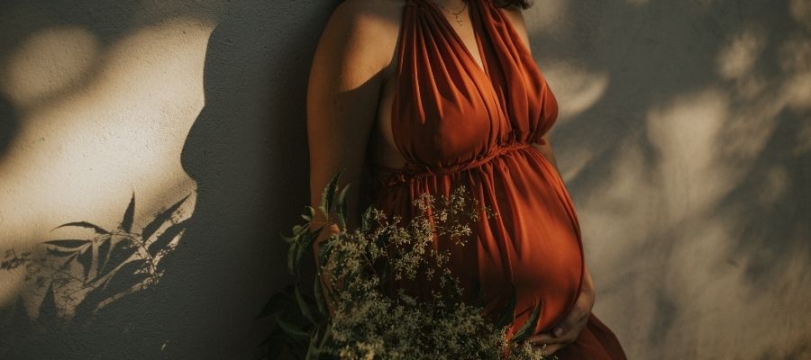 Hem Şık Hem Rahat: Hamile Düğün Kombinleri