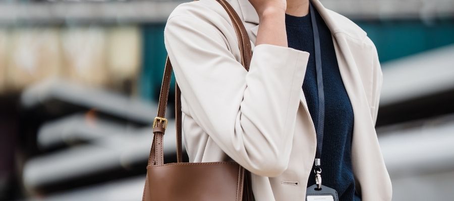 Ofis Şıklığını Tamamlayan Aksesuar Önerileri
