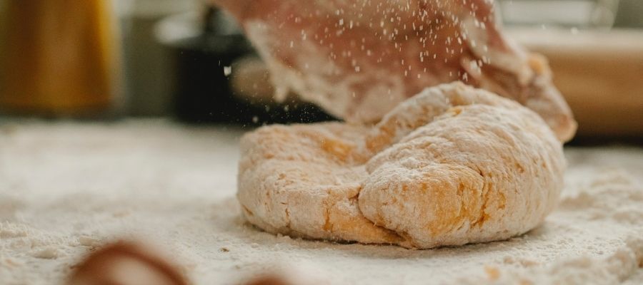 Yağlı Gevrek Tarifi için Gerekli Malzemeler