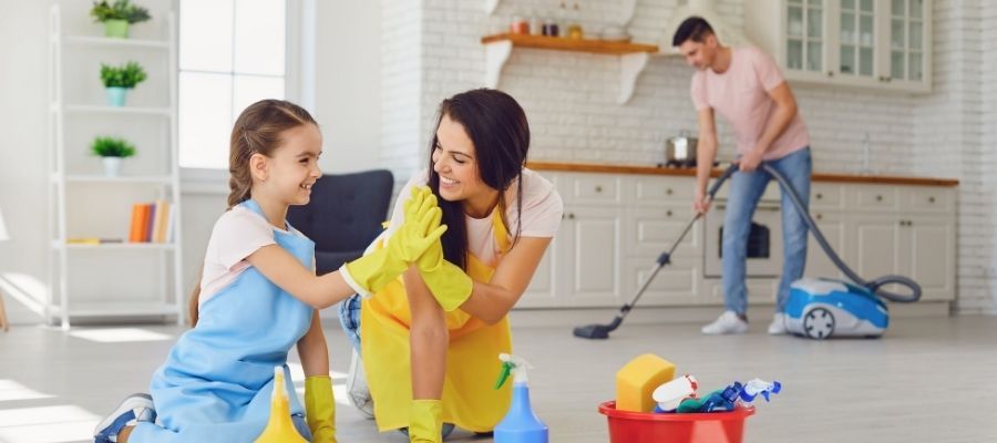 Pratik Bir Şekilde Ev Temizliği için 10 Öneri