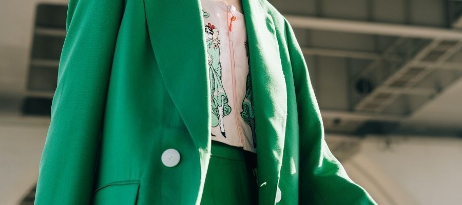 Yeşil Pantolonla Uygun Renk ve Desen Kombinasyonları