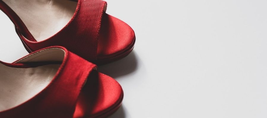 Kırmızı Ayakkabı Kombinlerken Dikkat Edilmesi Gerekenler Nelerdir?