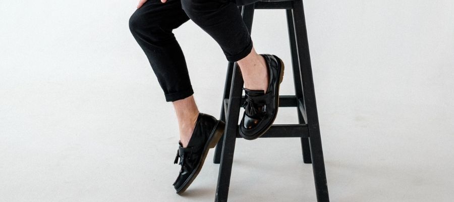 Erkekler İçin Siyah Ayakkabı Kombini Yaparken Dikkat Edilmesi Gereken Püf Noktalar Nelerdir?