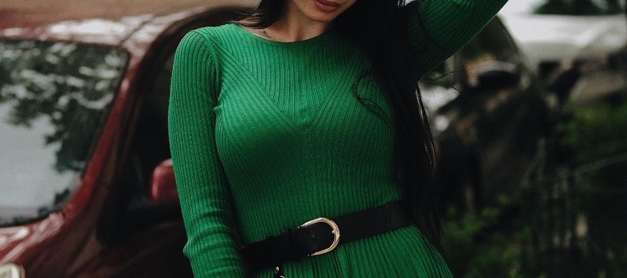 Kışın Kasvetli Havasına Renk Katacağınız Yeşil Kışlık Elbise Kombinleri