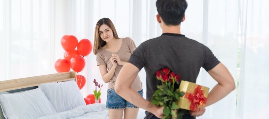 Evde Sevgililer Günü Kutlaması: Hangi Romantik Aktiviteler Yapılır?