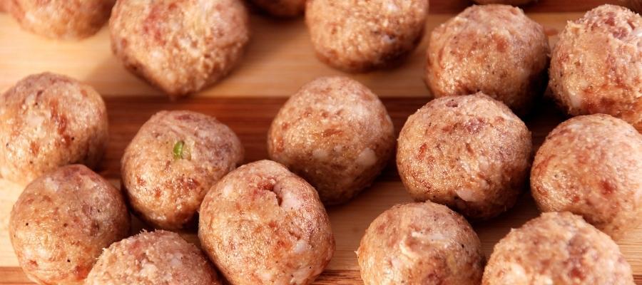 Bebek Köftesinin Pişirilmesi ve Servis Önerileri