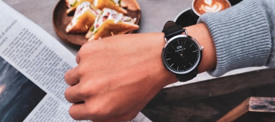 Spor ve Klasik Saatlerin Doğru Kıyafetlerle Kombinlenmesi